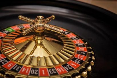 Which Are The Differences When Considering Pony Racing Betting And Casino Games?