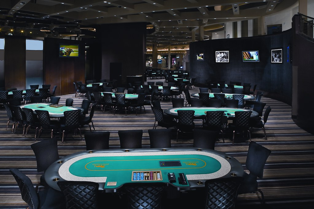 empty-poker-room